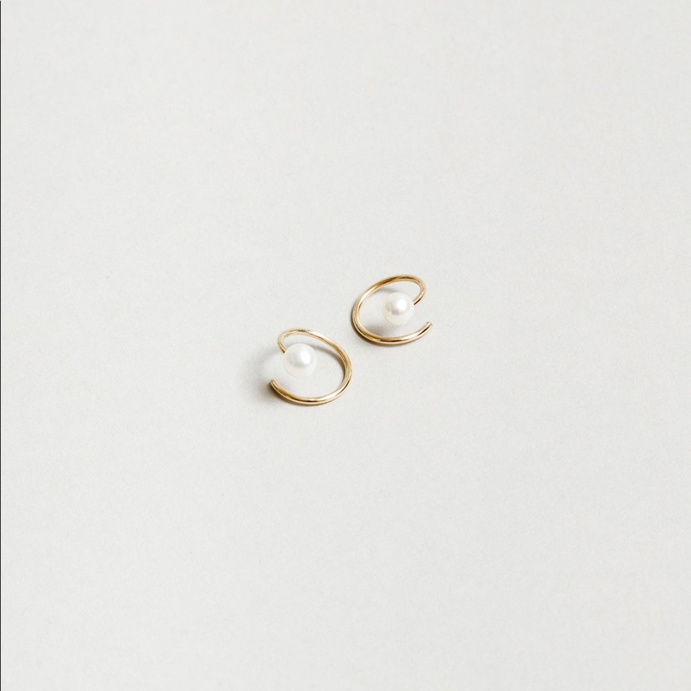 Wolf Circus White Pearl Swirl Studs in Gold